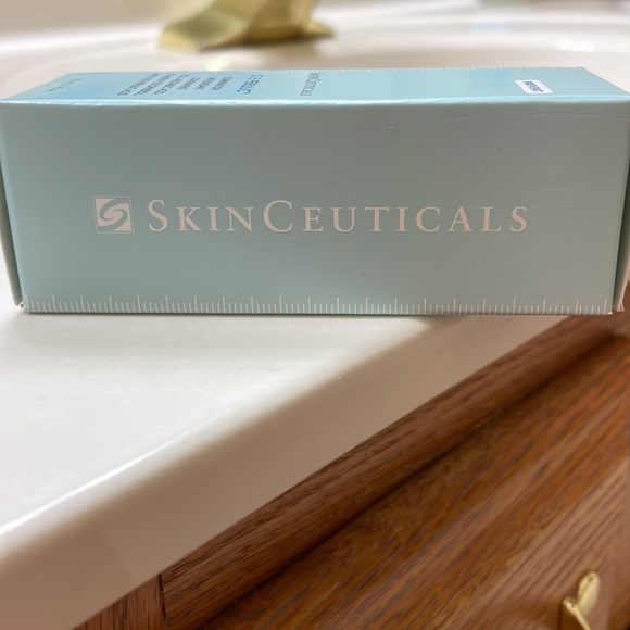 SkinCeuticals CE ferulic - Picture 2 of 8
